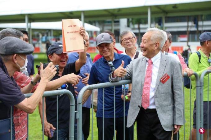 新加坡总统选举三角战 九天竞选开跑9月1日投票 (新加坡总统选举)